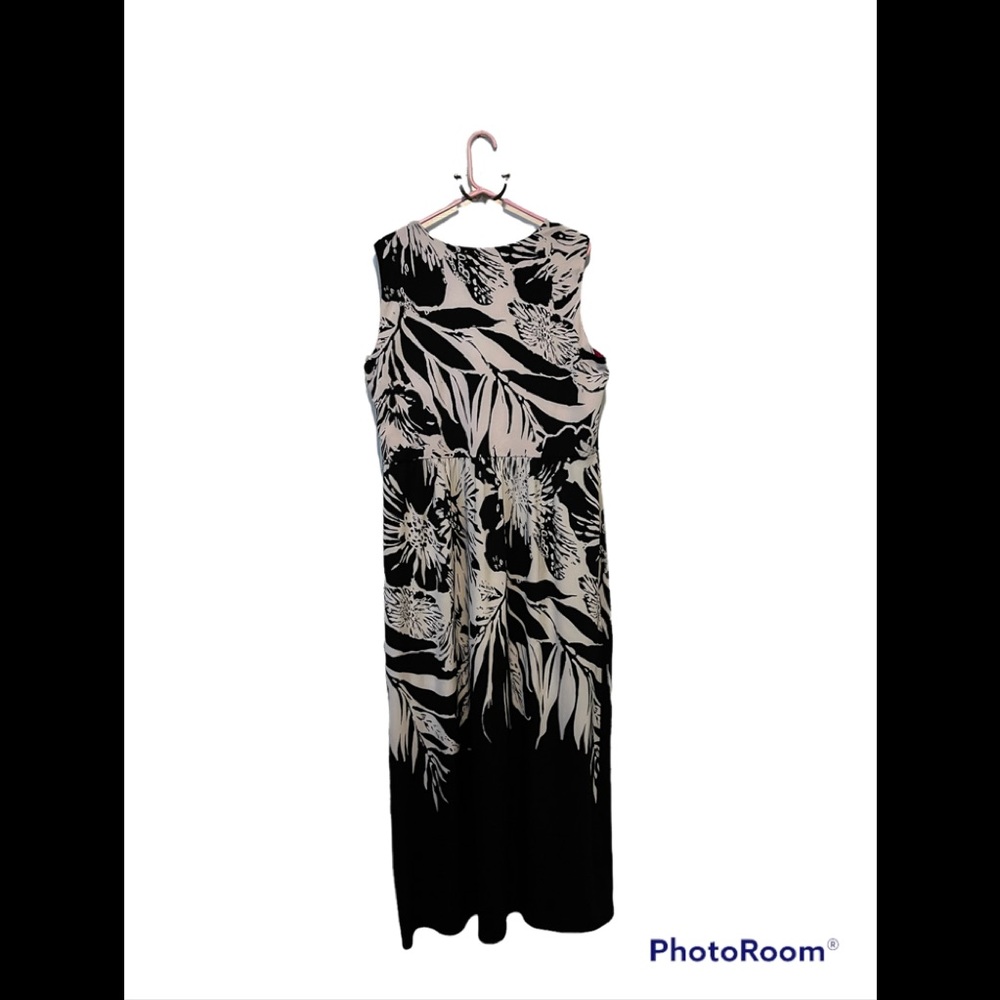 XL Long Dress - Picture 2 of 8